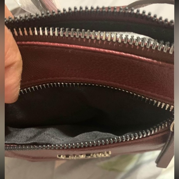 NWT - Kenneth Cole Reaction Gabriella Mini Crossbody Bag Burgundy Colour - Picture 7 of 7